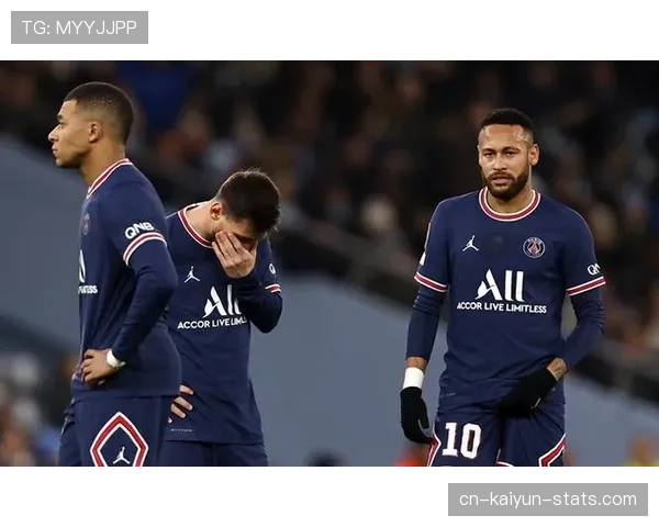 拉莫斯如何在强强对话中通过对抗与出球主导防线压制对手进攻